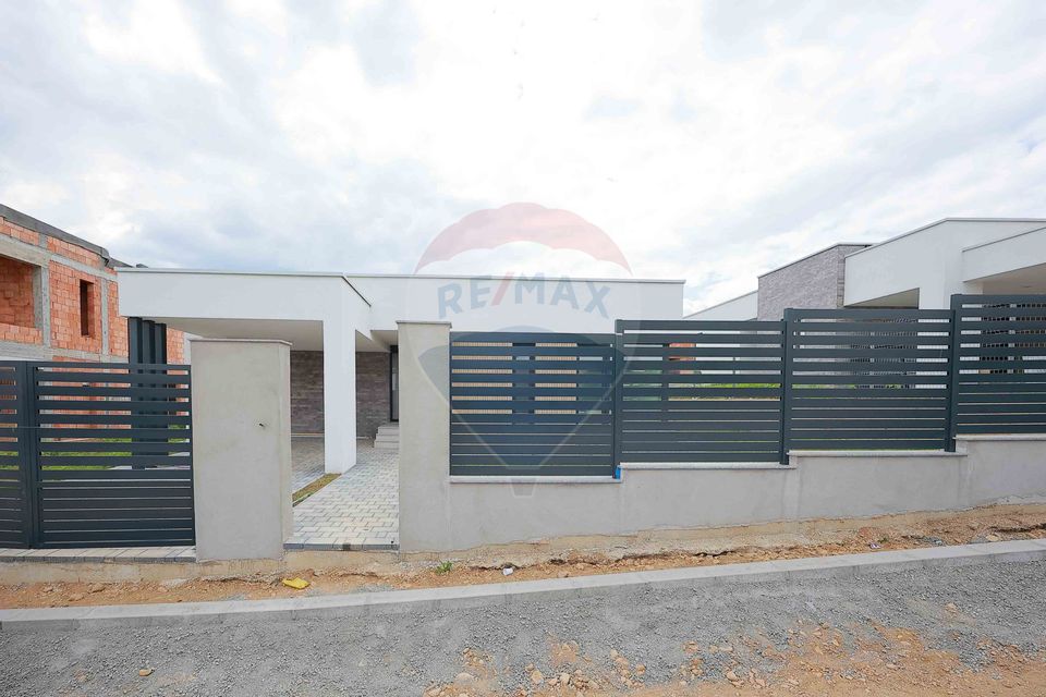 4 room House / Villa for sale, Dealuri Oradea area