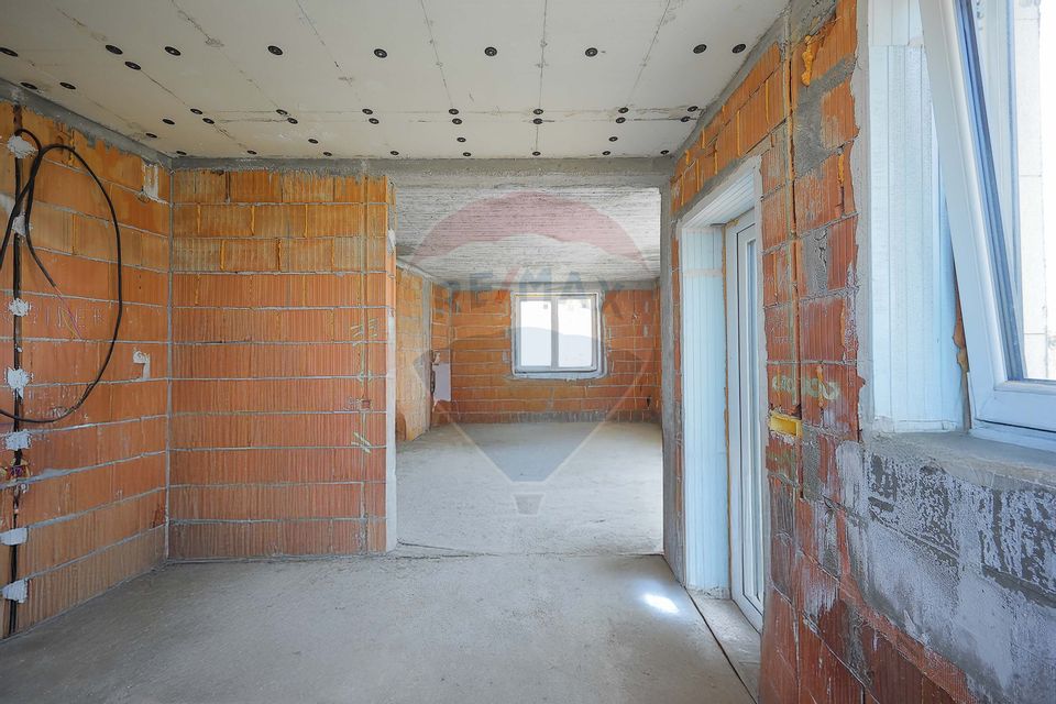 De vânzare casă cu un proiect deosebit, la roșu , Str. Gheorghe Doja