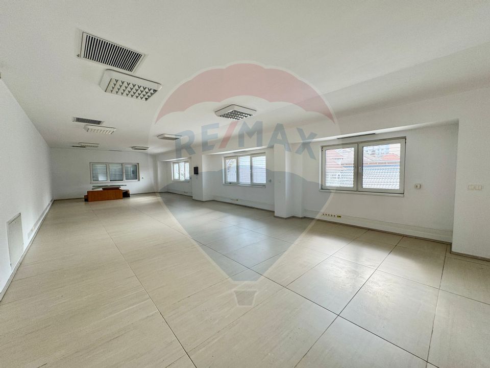 Casă / Vilă cu 7 camere de vânzare în zona Elisabetin