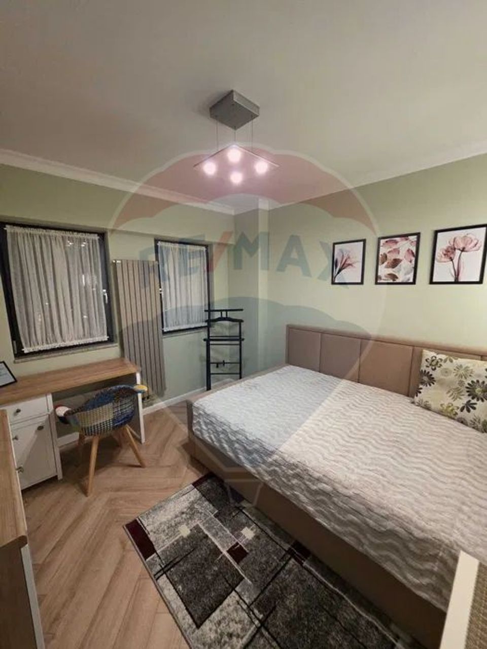 Apartament cu 3 camere de închiriat în zona Ultracentral