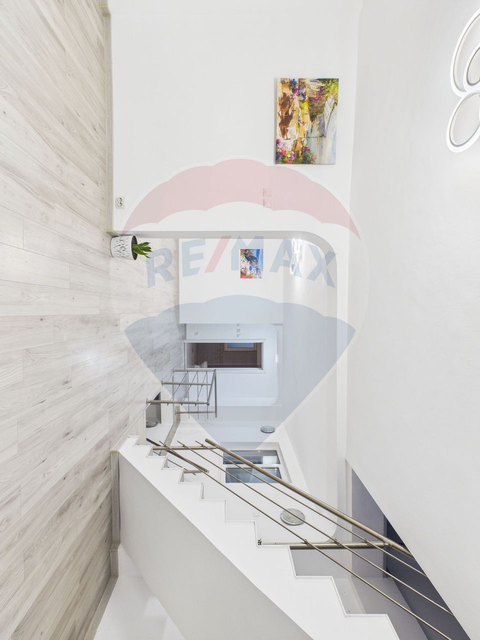 Vilă  S+P+2E  Petre Ispirescu- Sebastian, renovata complet