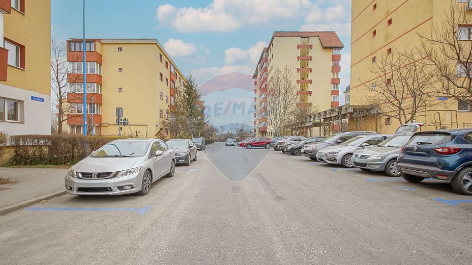 COMISION 0 | Ap 3 camere decomandat | Mobilat Utilat | Triaj