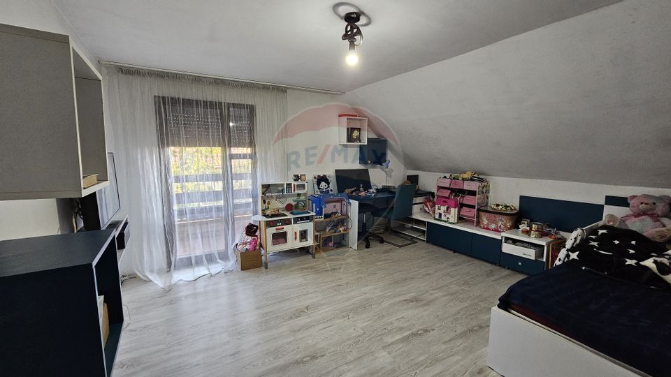 Casă / Vilă cu 5 camere, teren 2300mp de vanzare in Patrauti, Suceava