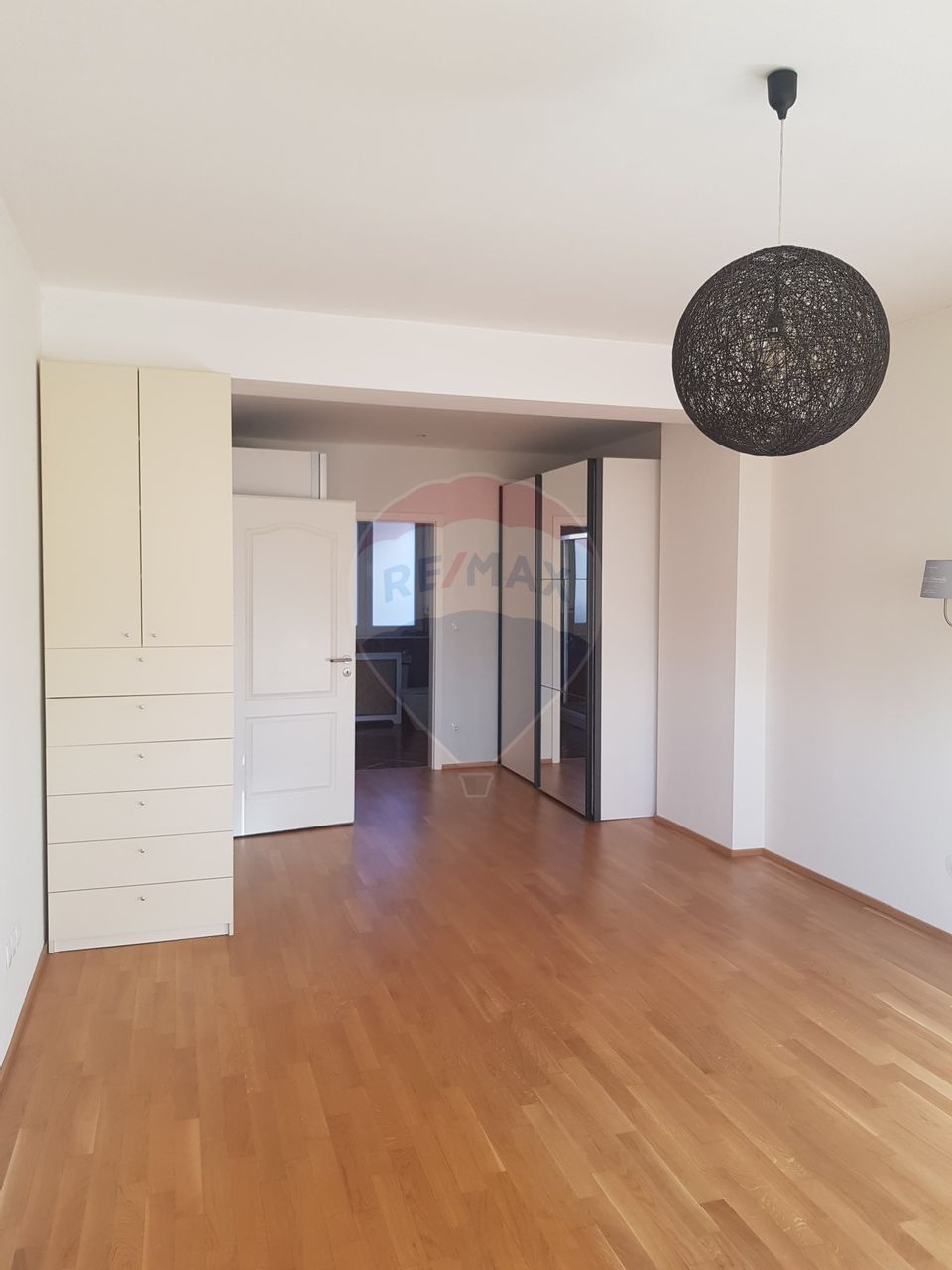 4 room Apartment for rent, P-ta Romana area