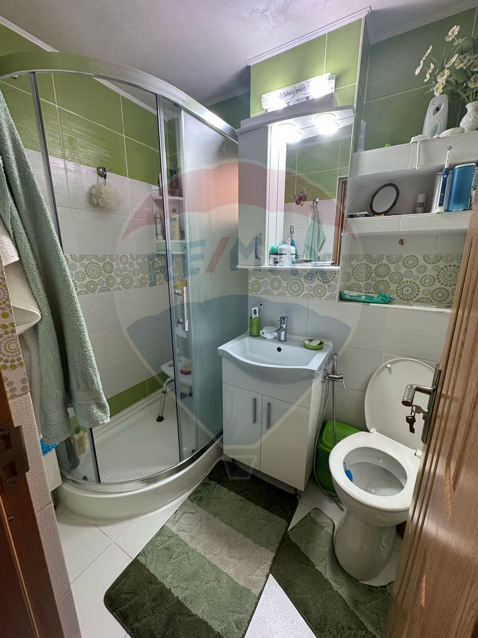 Apartament etaj 1 în zona Sud, complet mobilat si utilat