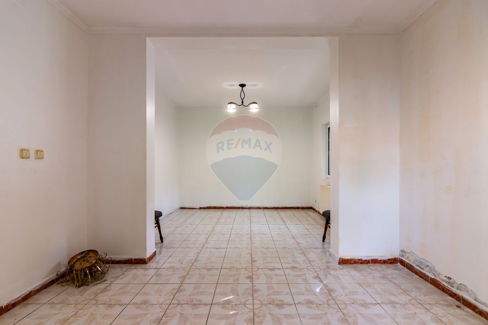 Snagov Villa for Sale | Pool, Orchard, 8 Rooms | 3077 sqm land