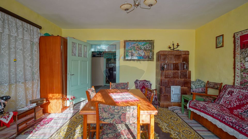 Teren intravilan 7.255 mp +casă rustică – ideal pensiune în Vama Buzău