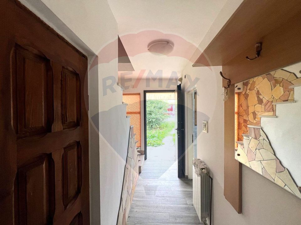 Casă / Vilă cu 6 camere de vânzare în com. Răcăciuni