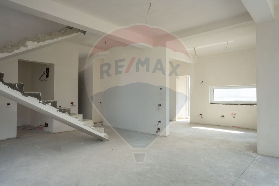 De vânzare casă 5 camere  în zona Dealuri Oradea