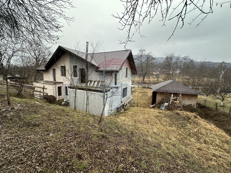 4 room House / Villa for sale
