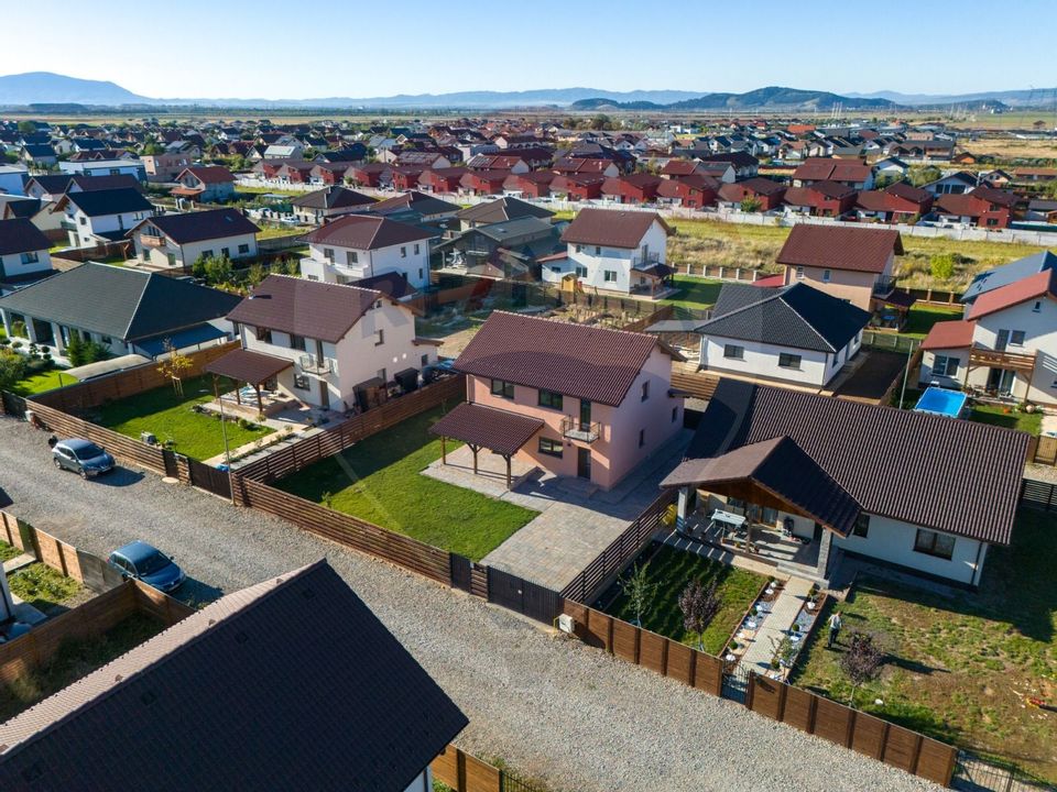 4 room House / Villa for sale