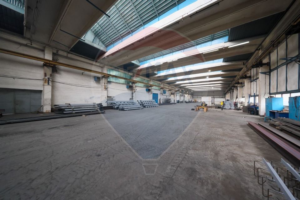 Hala 2.700 mp + birouri 800 mp + teren 1.400 mp AEROPORT BRASOV