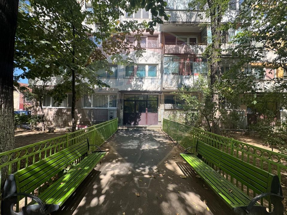 Apartament 2camere de inchiriat langa  metrou