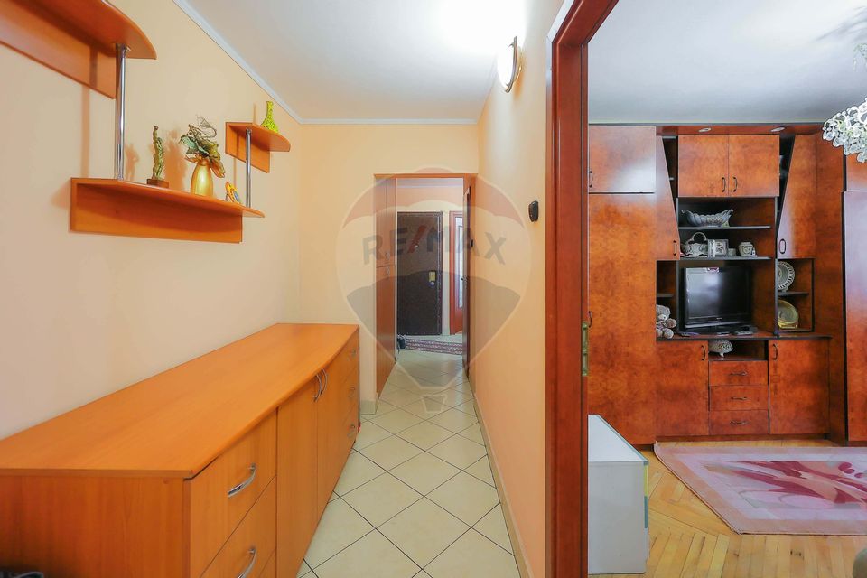 Apartament 3 Camere, Zonă Fără Trafic/Liniștită, Dragoș Vodă, Vânzare