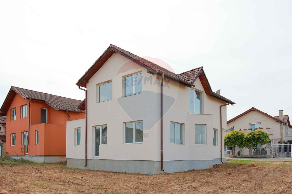 5 room House / Villa for sale