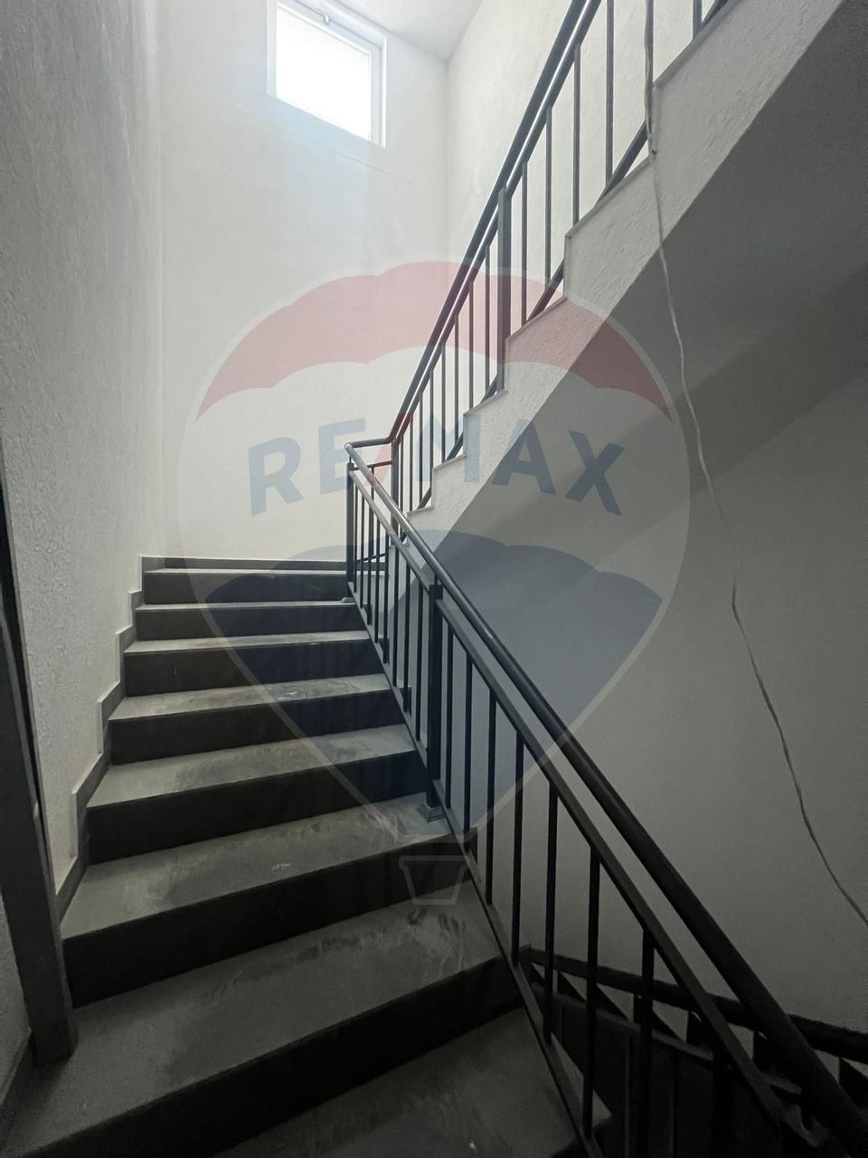 Apartament cu 3 camere de vânzare în zona Micalaca
