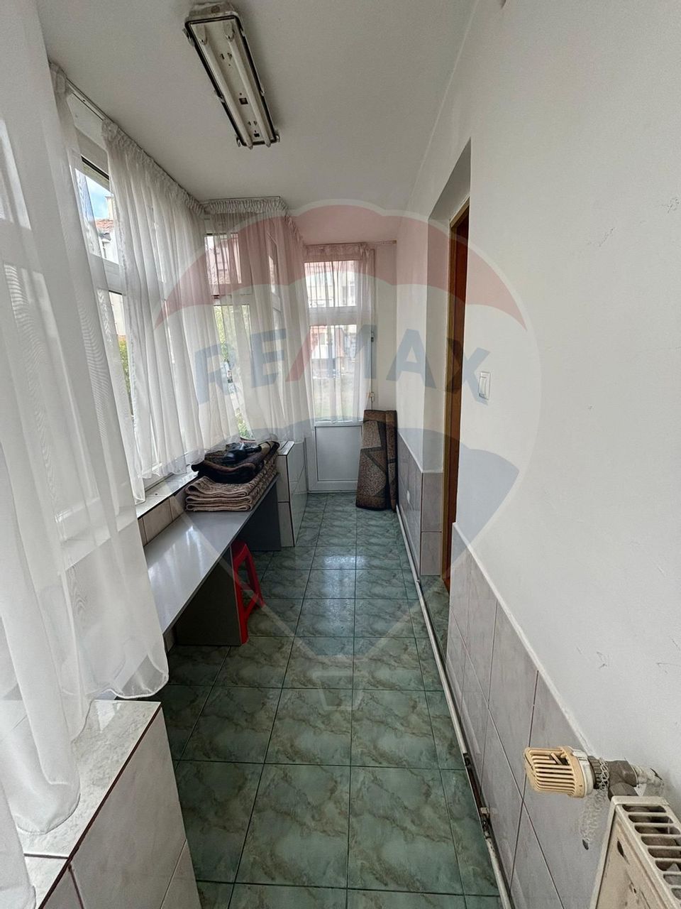 4 room Apartment for rent, Craiovita Noua area