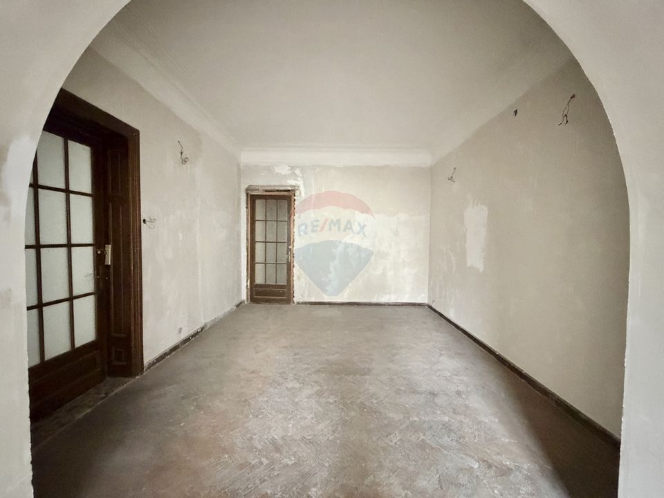 Un apartament cu poveste, în inima Bucureștiului interbelic