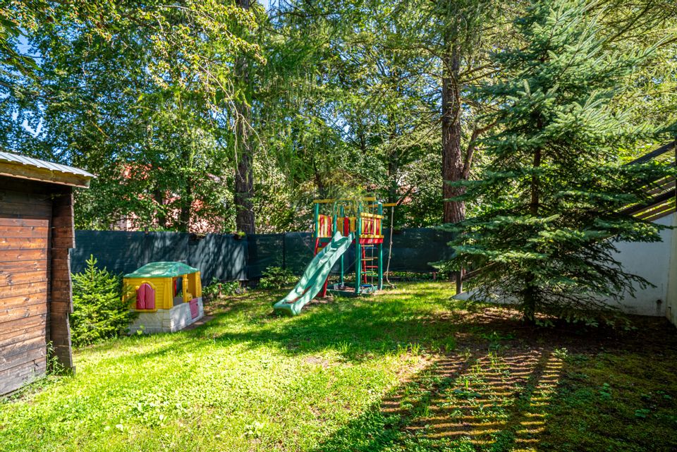 Casă P+M cu 6 camere în Bușteni - Zona Zamora