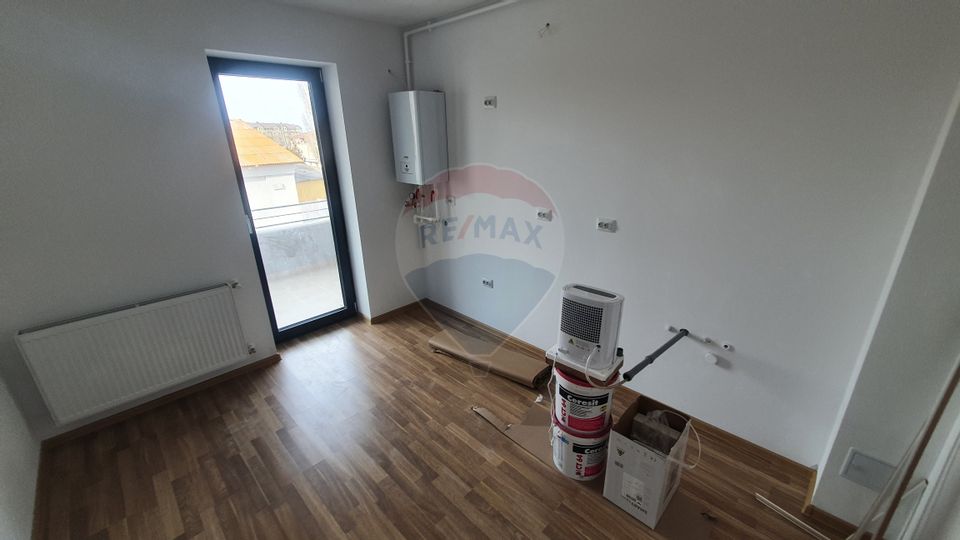 Apartament cu 2 camere, 70 mp V3