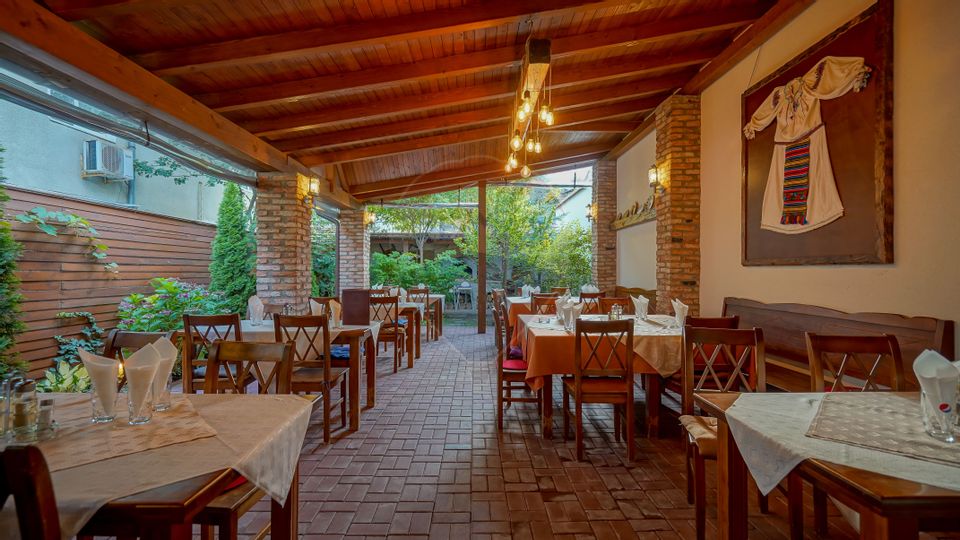 RESTAURANT CU 3 SALI SI TERASA DE INCHIRIAT IN CENTRUL BRASOVULUI!