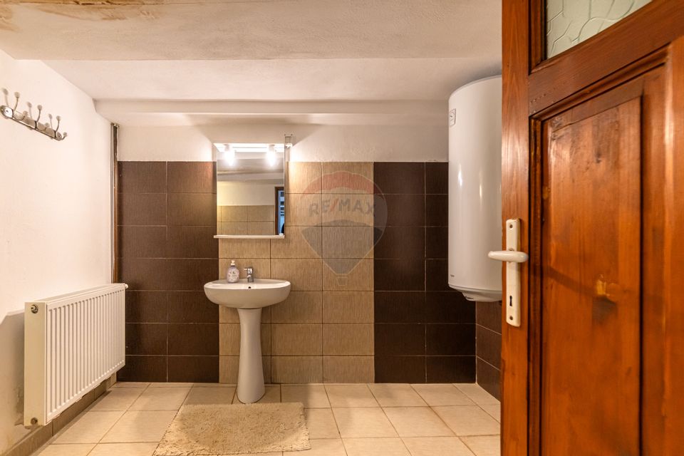 Casă / Vilă cu 7 camere de vânzare