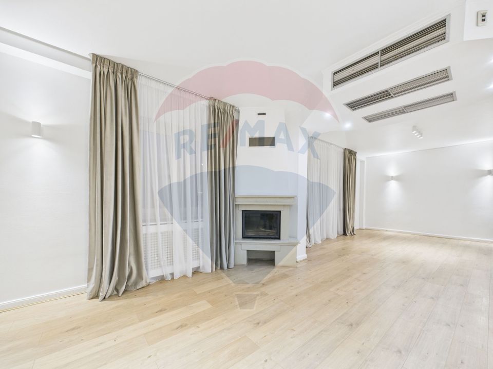 Casă / Vilă Pipera  cu 7 camere de închiriat