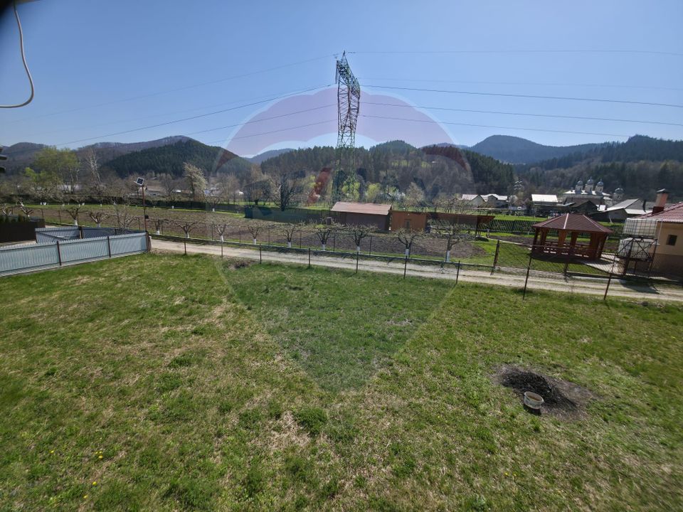 Teren intravilan + casă la roșu de vânzare – Vădurele, jud. Neamț