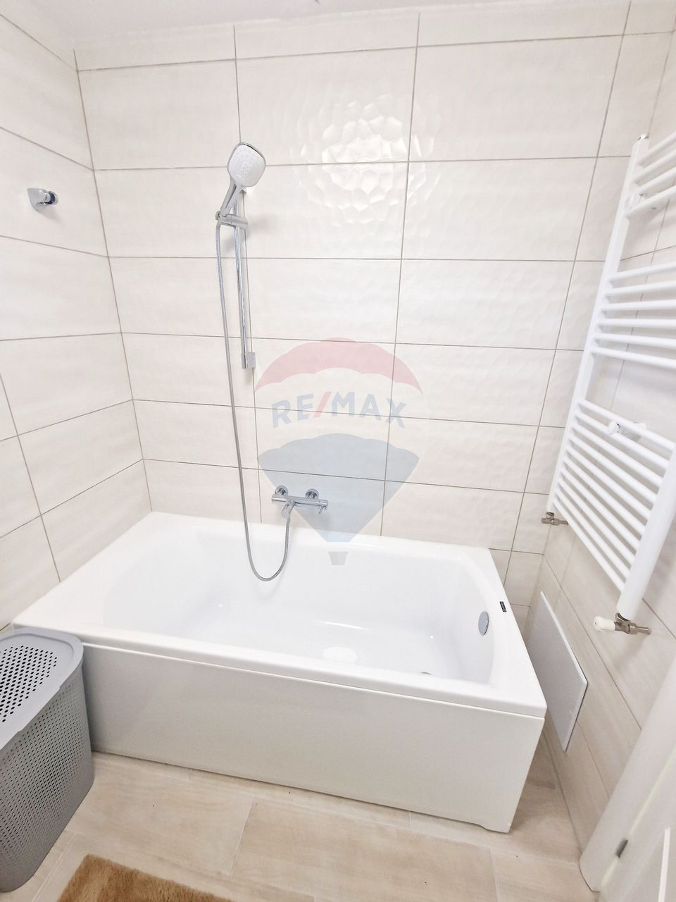 Apartament cu 2 camere de vânzare în Cartierul Tei