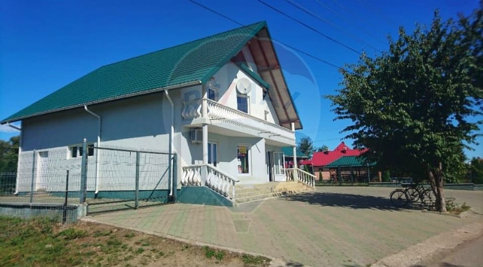 Casă / Vilă de vânzare sau spatiu comercial in Hurjuieni