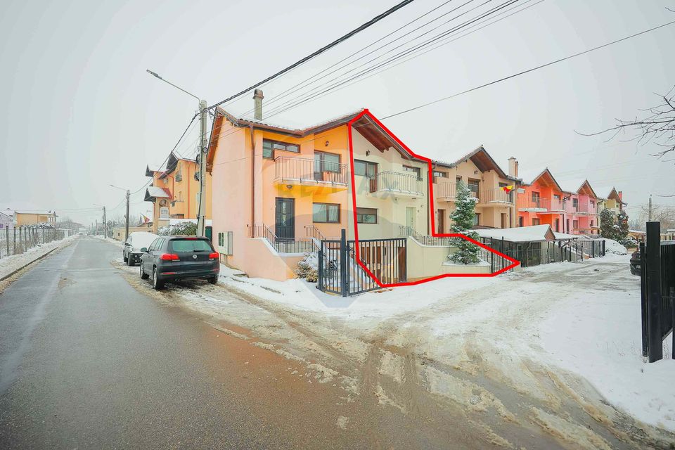 Casă de vânzare cu 4 camere în cartierul Beverly Hills, Sânmartin