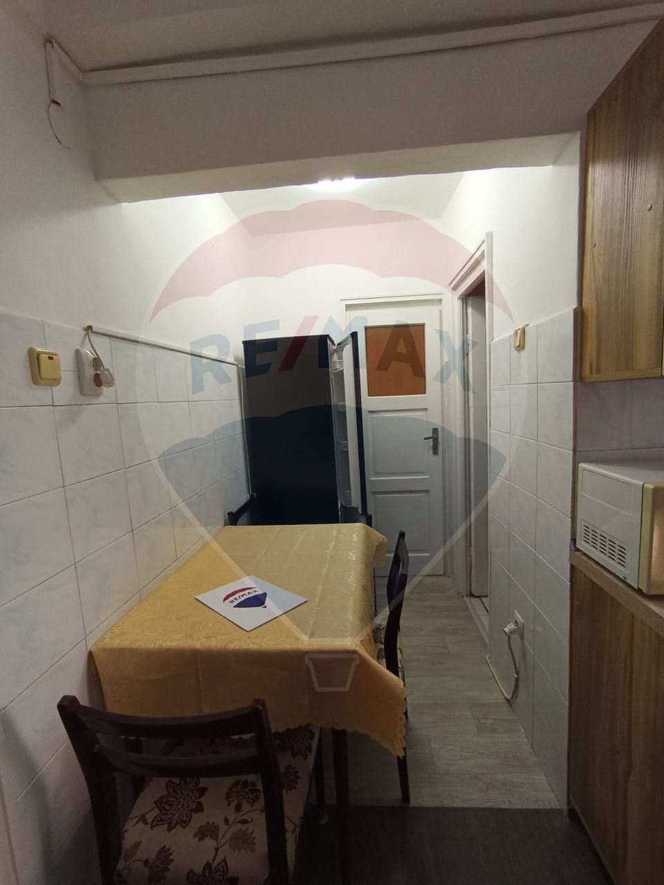 Apartament de închiriat – 2 camere  + balcon