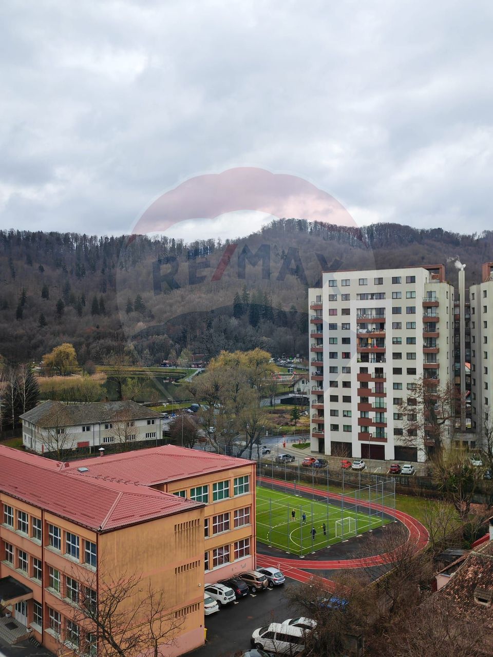 Apartament cu 3 camere de vânzare în zona Noua