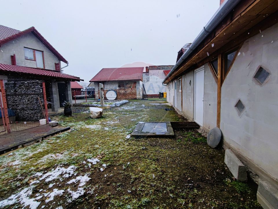 Casă / Vilă cu 3 camere de vânzare în zona Sud