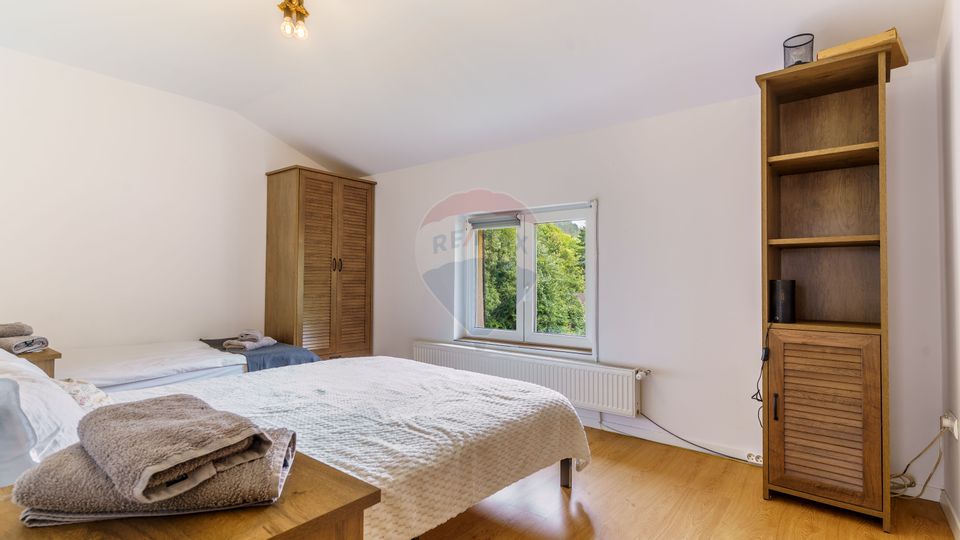 Cabana de vânzare –Mărișel, 10 camere, terasa 41mp, piscină, ciubăr