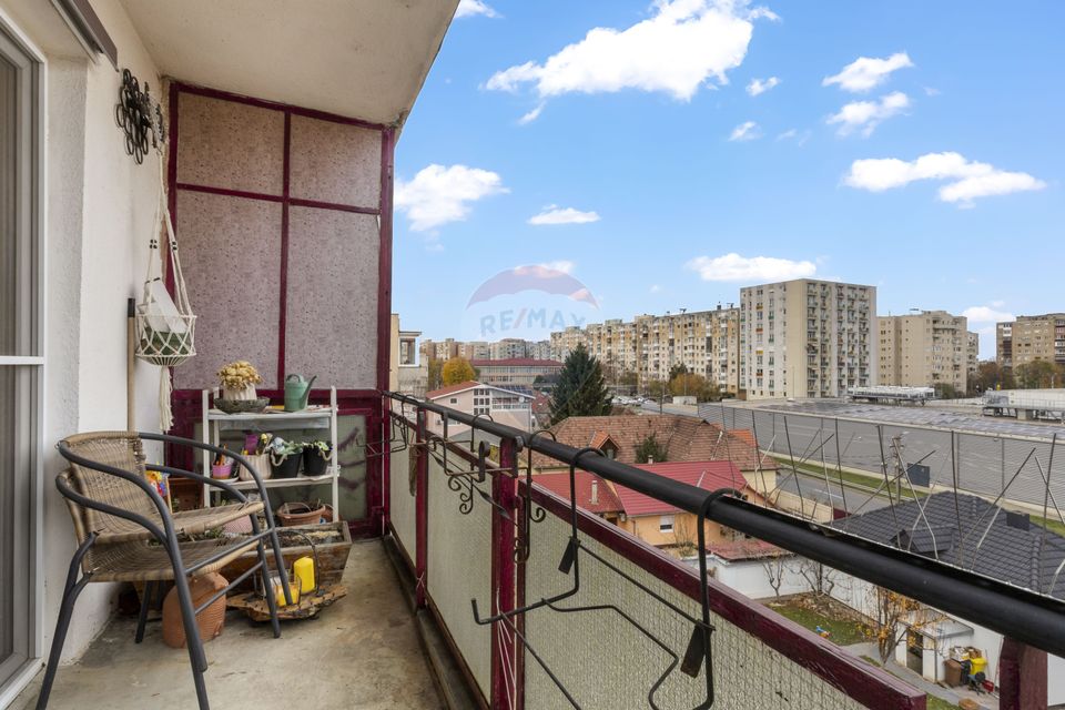 Apartament cu 3 camere de vânzare în zona Aurel Vlaicu