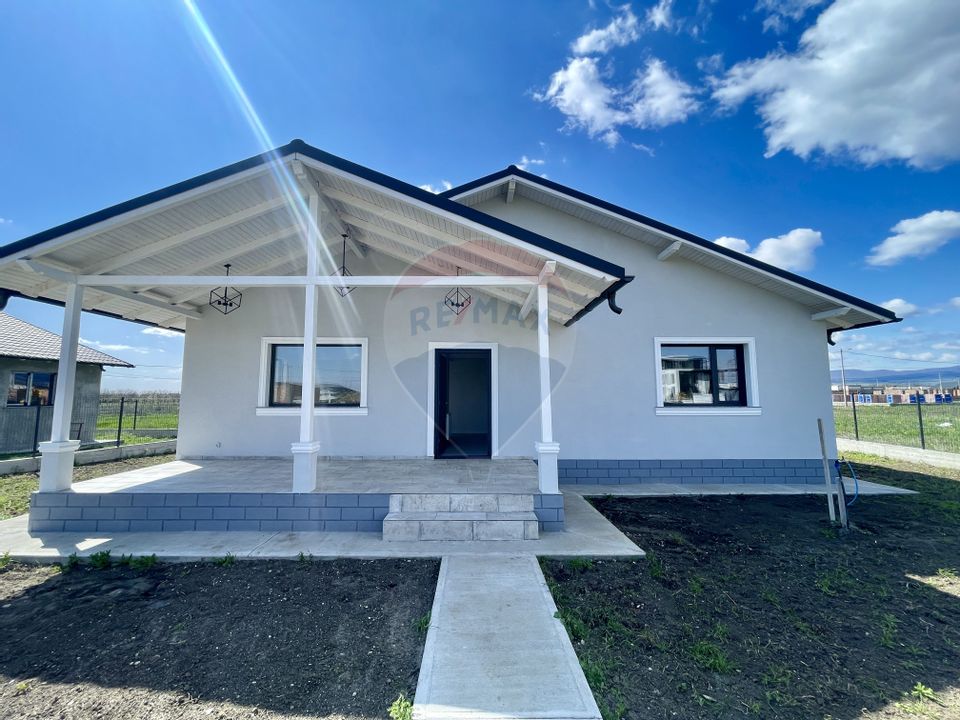 Casă / Vilă cu 3 camere de vânzare în zona Vest