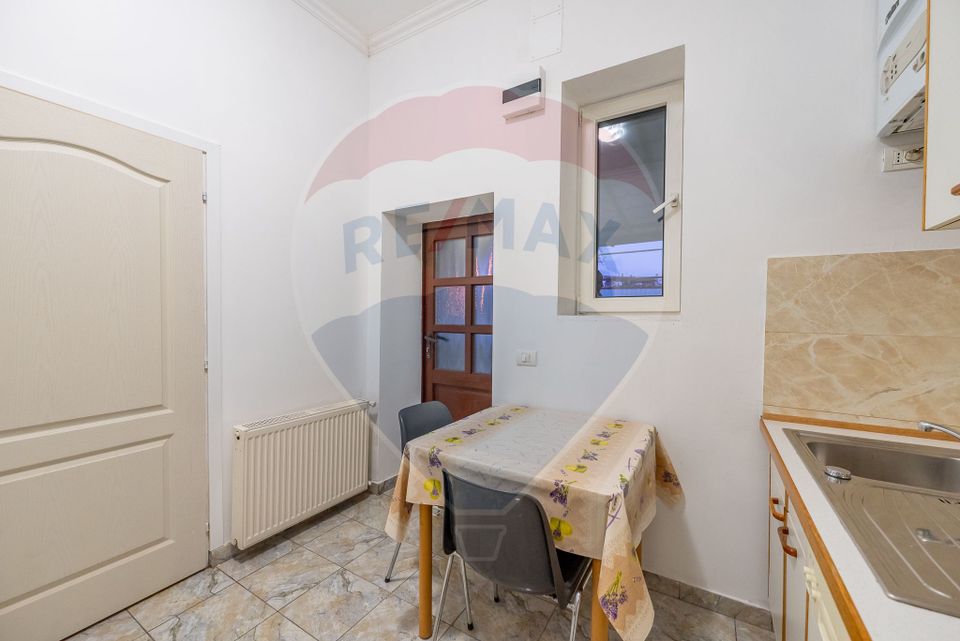 Apartament la casă de închiriat