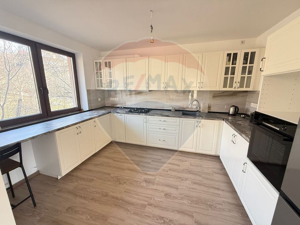 4 room House / Villa for sale, Podgoria area