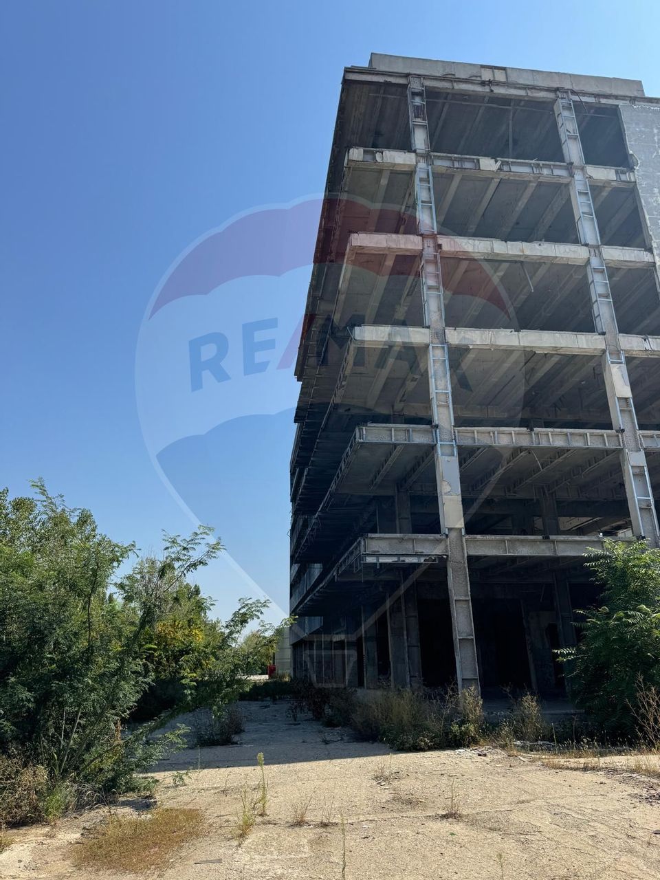 Land with building authorisation in the Metallurgiei area