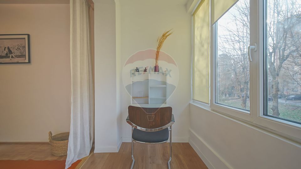 Apartament cu 3 camere de închiriat B-dul Victoriei