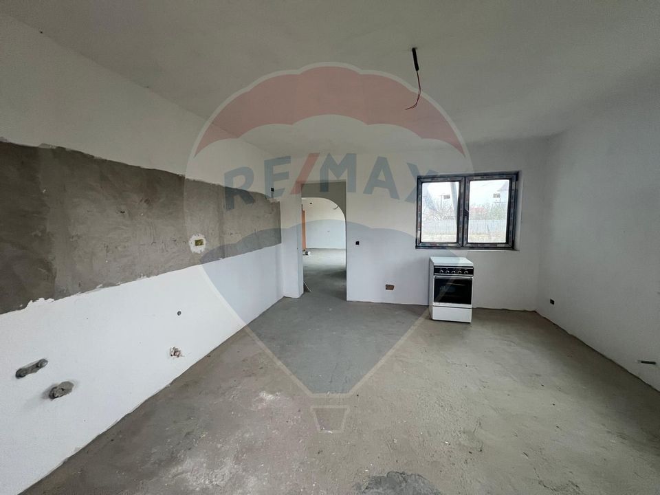 Casă 4 camere Rachitosu