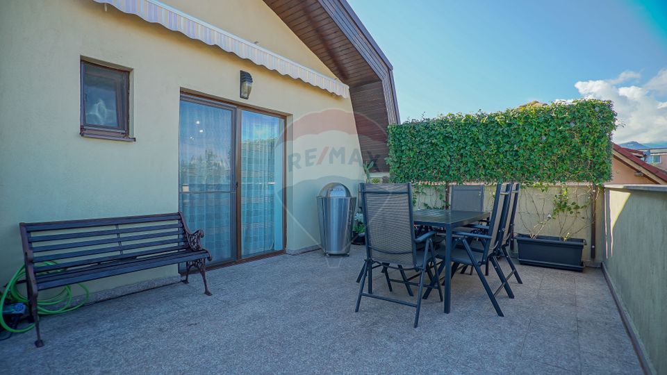 !! VANDUT !!  Apartament spațios, terasă proprie, Tractorul, Brașov