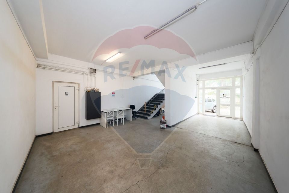 Hala 2.700 mp + birouri 800 mp + teren 1.400 mp AEROPORT BRASOV