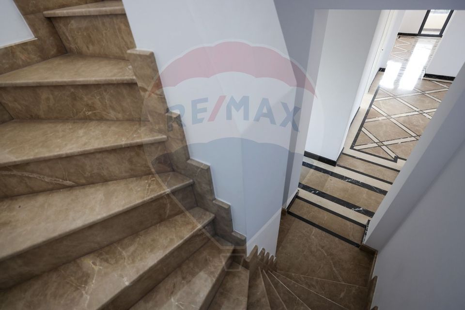 16 room House / Villa for sale, Parcul Carol area