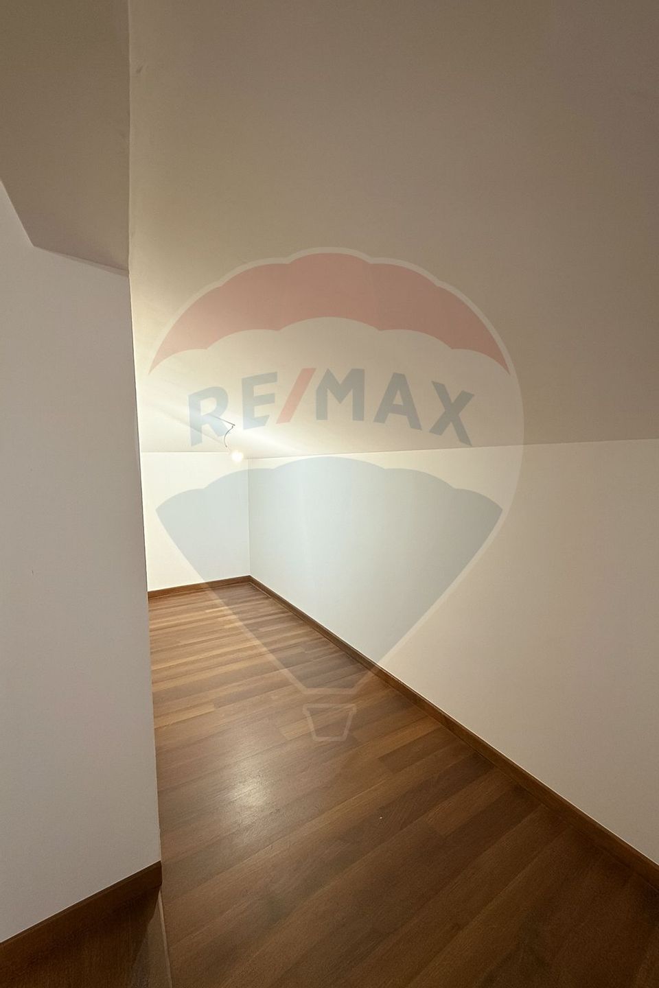 Apartament 3 camere Dobroesti cu loc de parcare inclus