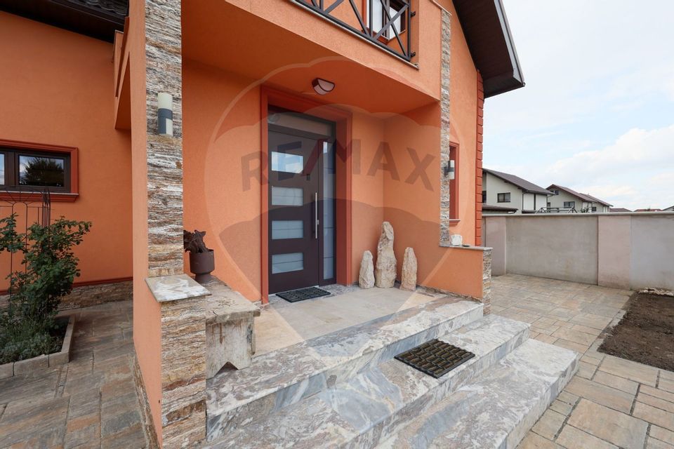 5 room House / Villa for sale