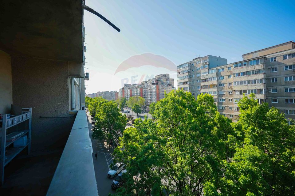 Apartament cu 4 camere de vânzare în zona Dacia