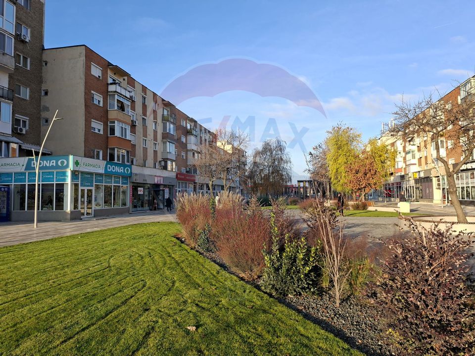 Apartament cu 3 camere de închiriat în zona Micalaca