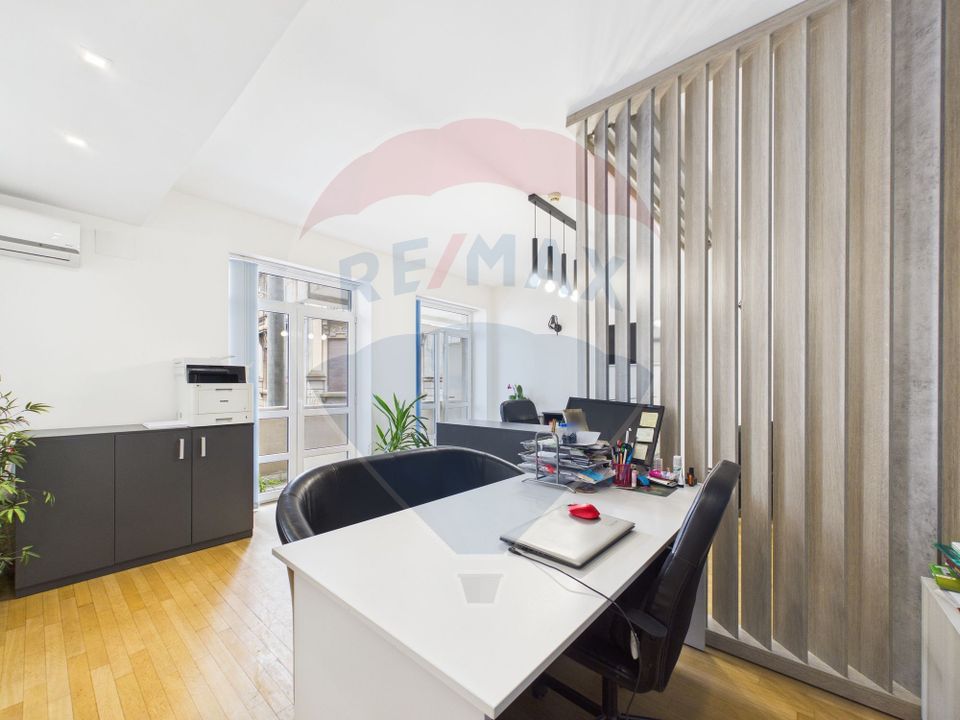 Apartament 4 camere recompartimentat din 3, P-ta Unirii | Parcare